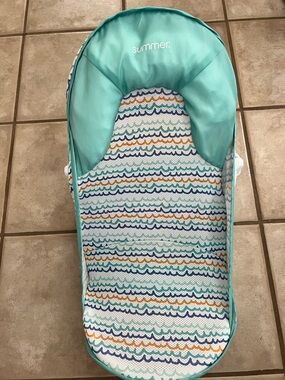 Summer Infant bath chair with Patterned Insert